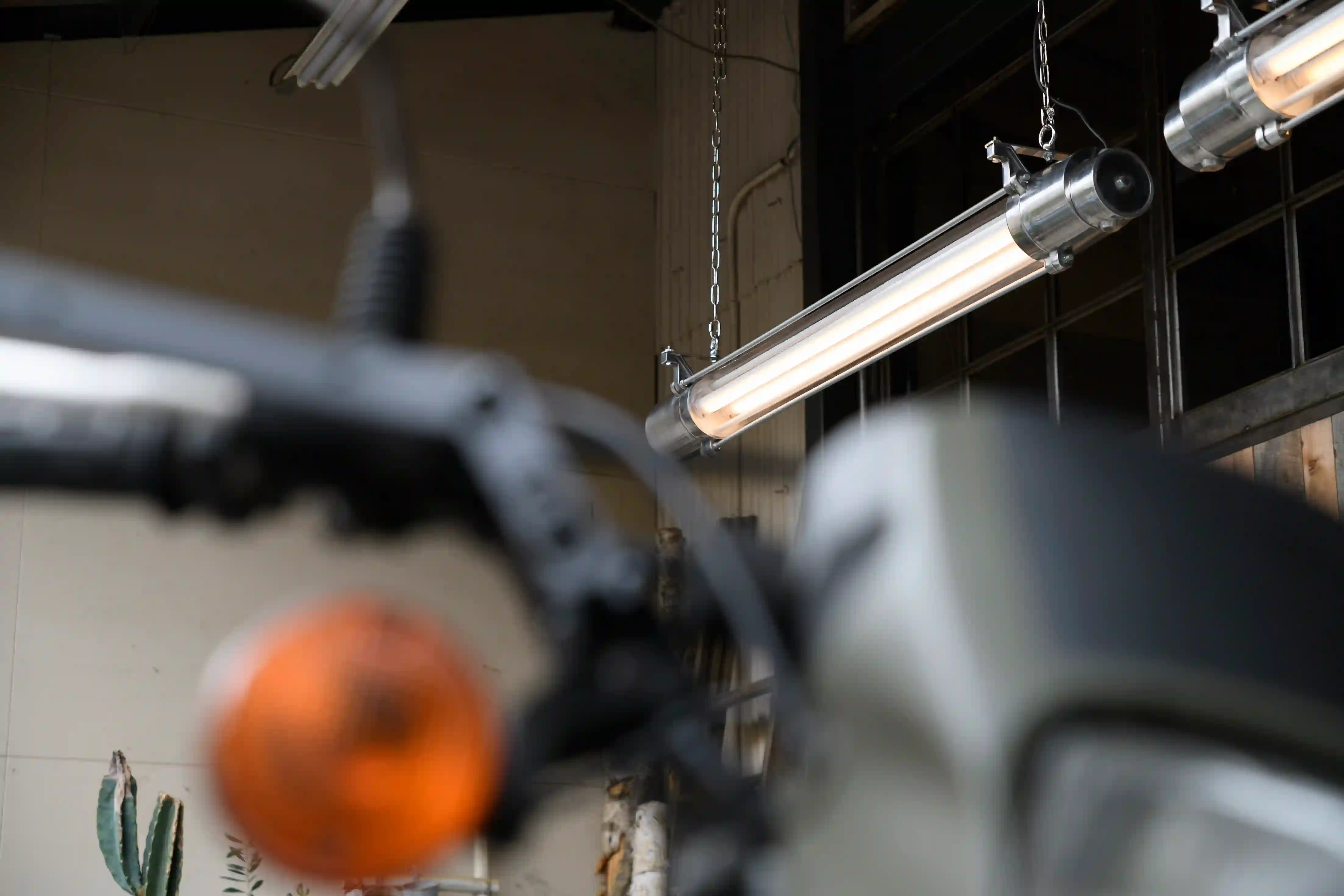 Rhino Tube Lamp | スワン電器 | SWAN